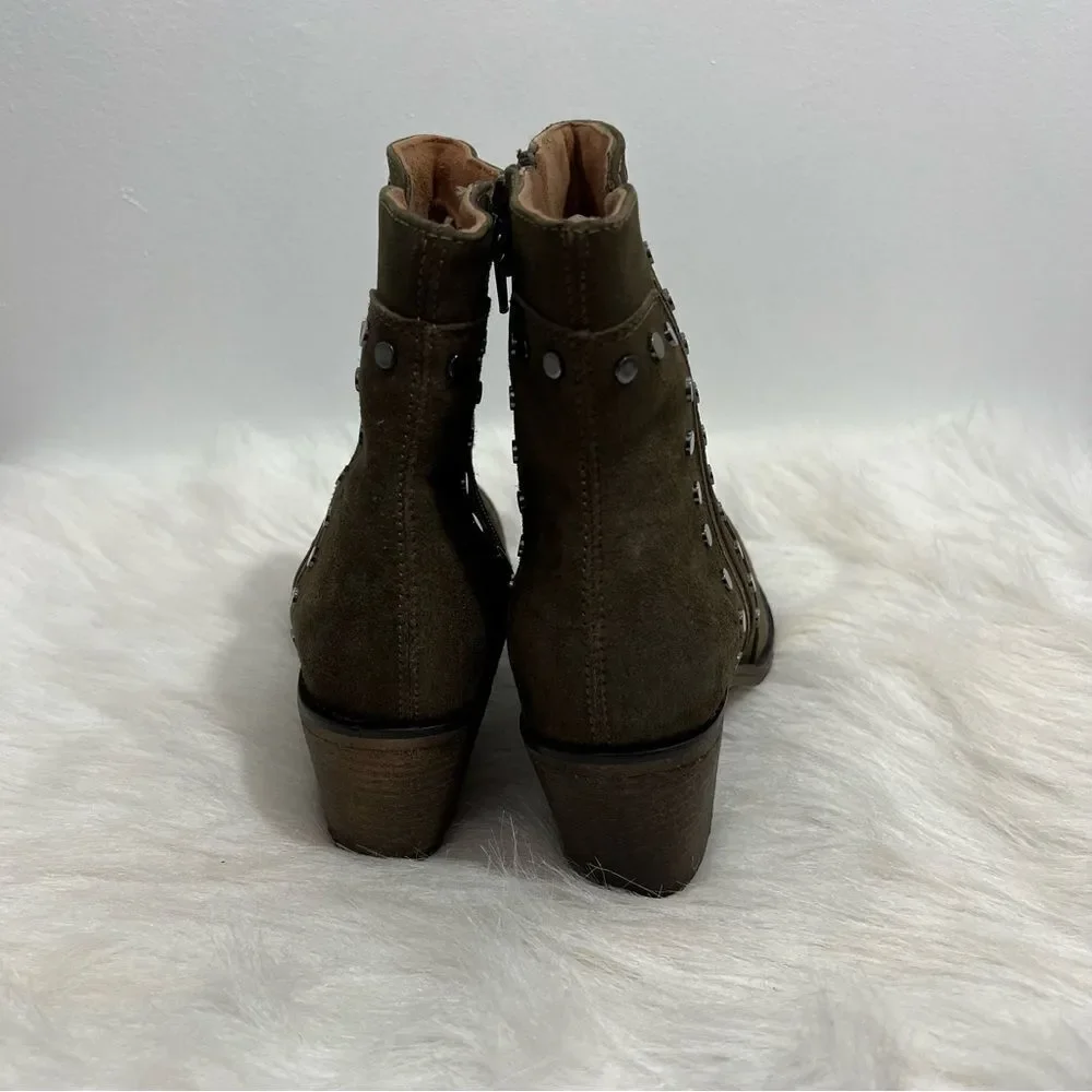 NIB Rebels Danna Distressed Hiking‎ Green Suede Brass Studded Ankle Boot -- 9M